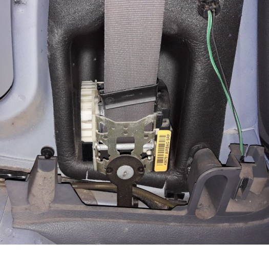 how-to-fix-seat-belt-retractor