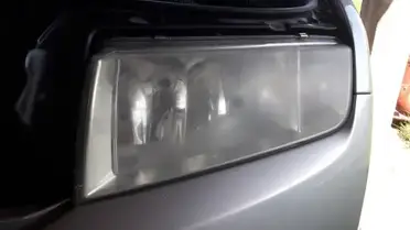 Polish Car Headlights With Home Remedies Toothpaste