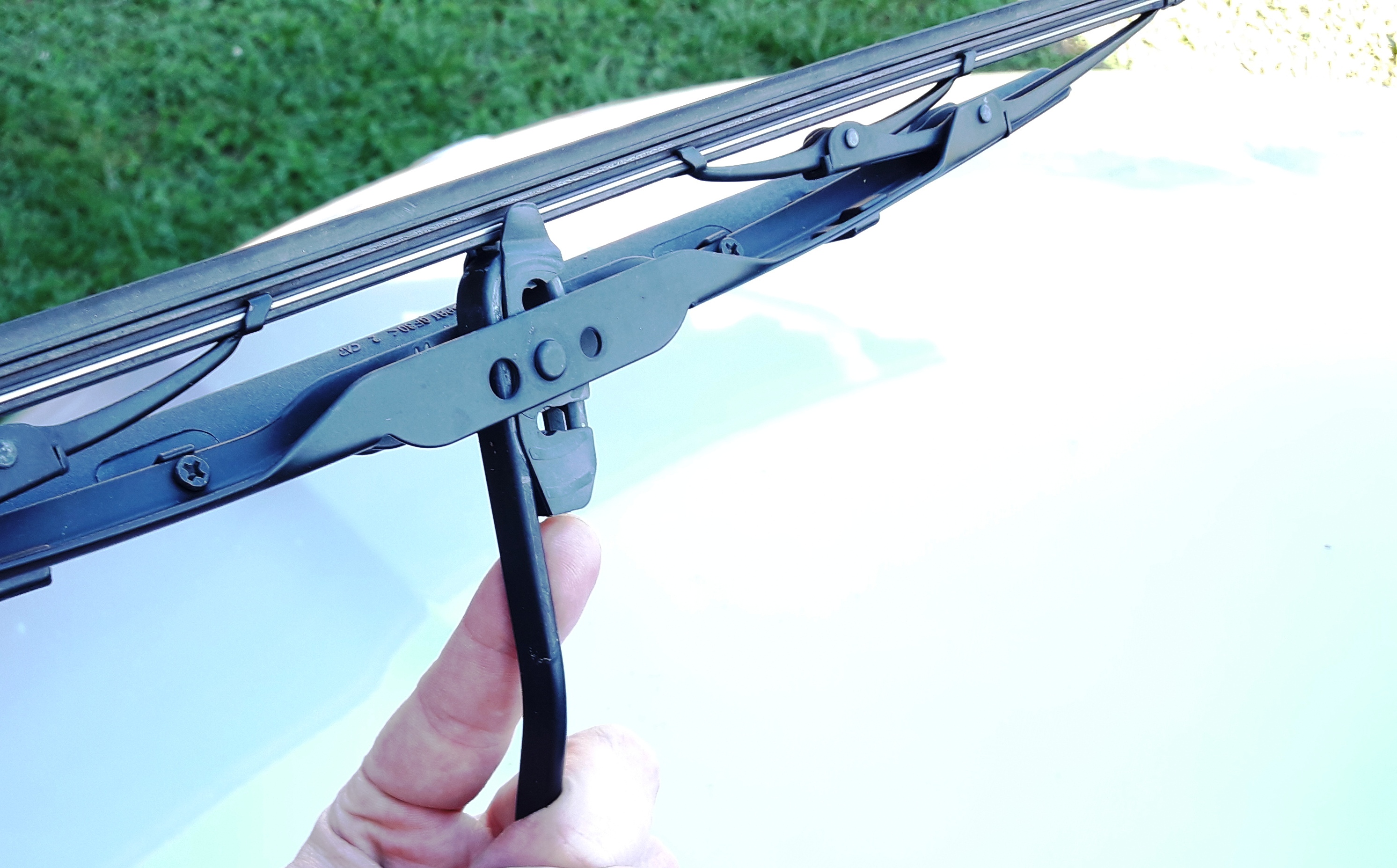 releaseclipfromwiperarm