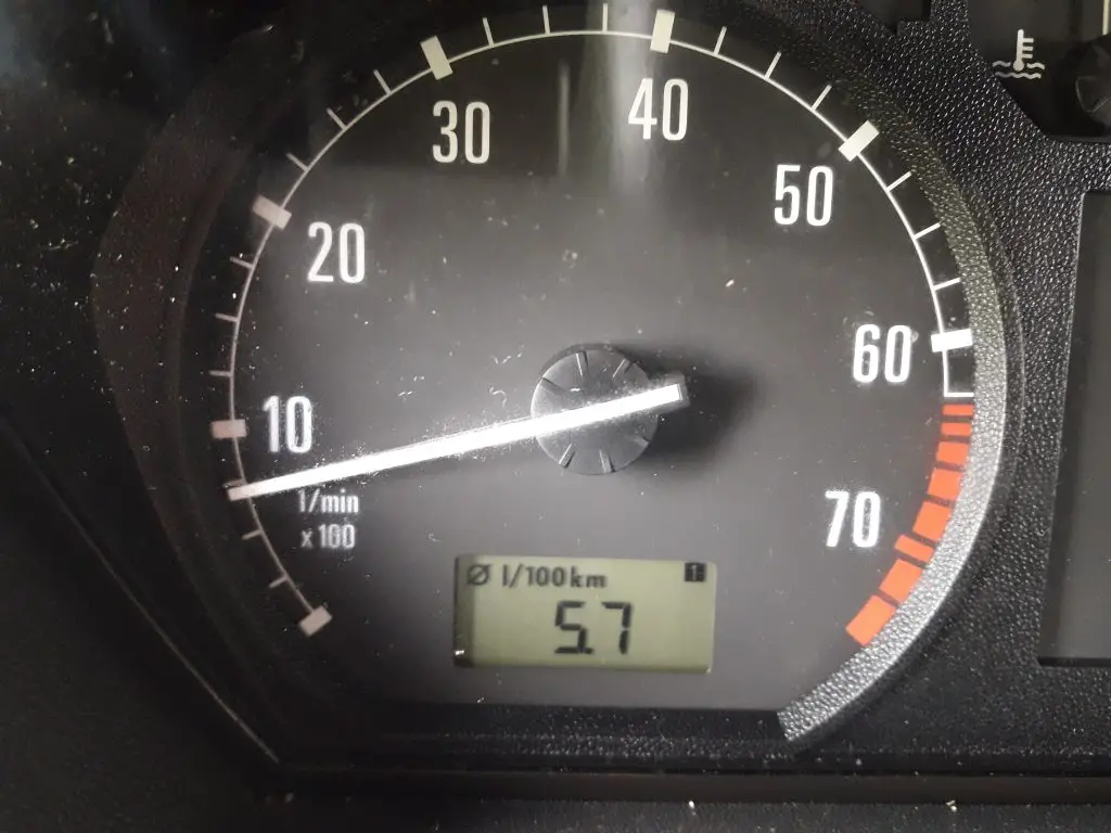 HOW TO CALCULATE FUEL CONSUMPTION IN CARS?