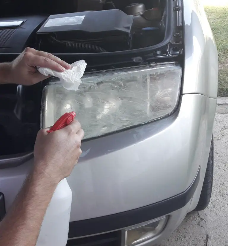howtopolishcarheadlightsremovingtoothpaste DIY car repair for