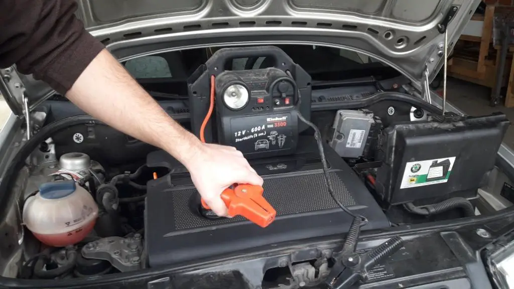 how-to-jump-start-car-with-battery-pack