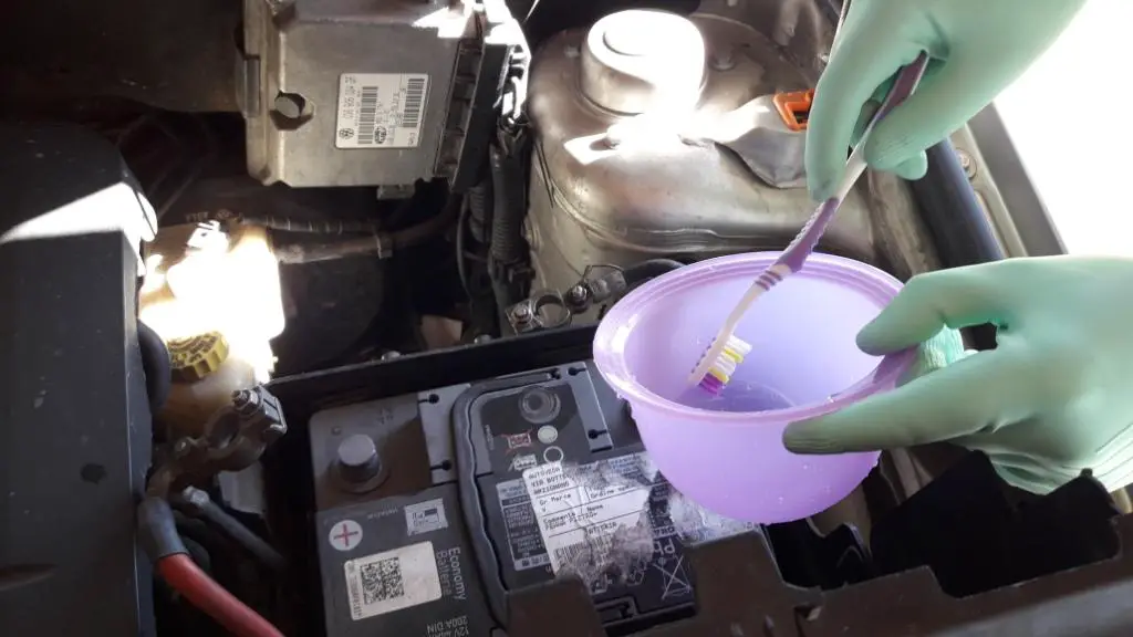 how-to-clean-battery-terminals-apply-vinegar