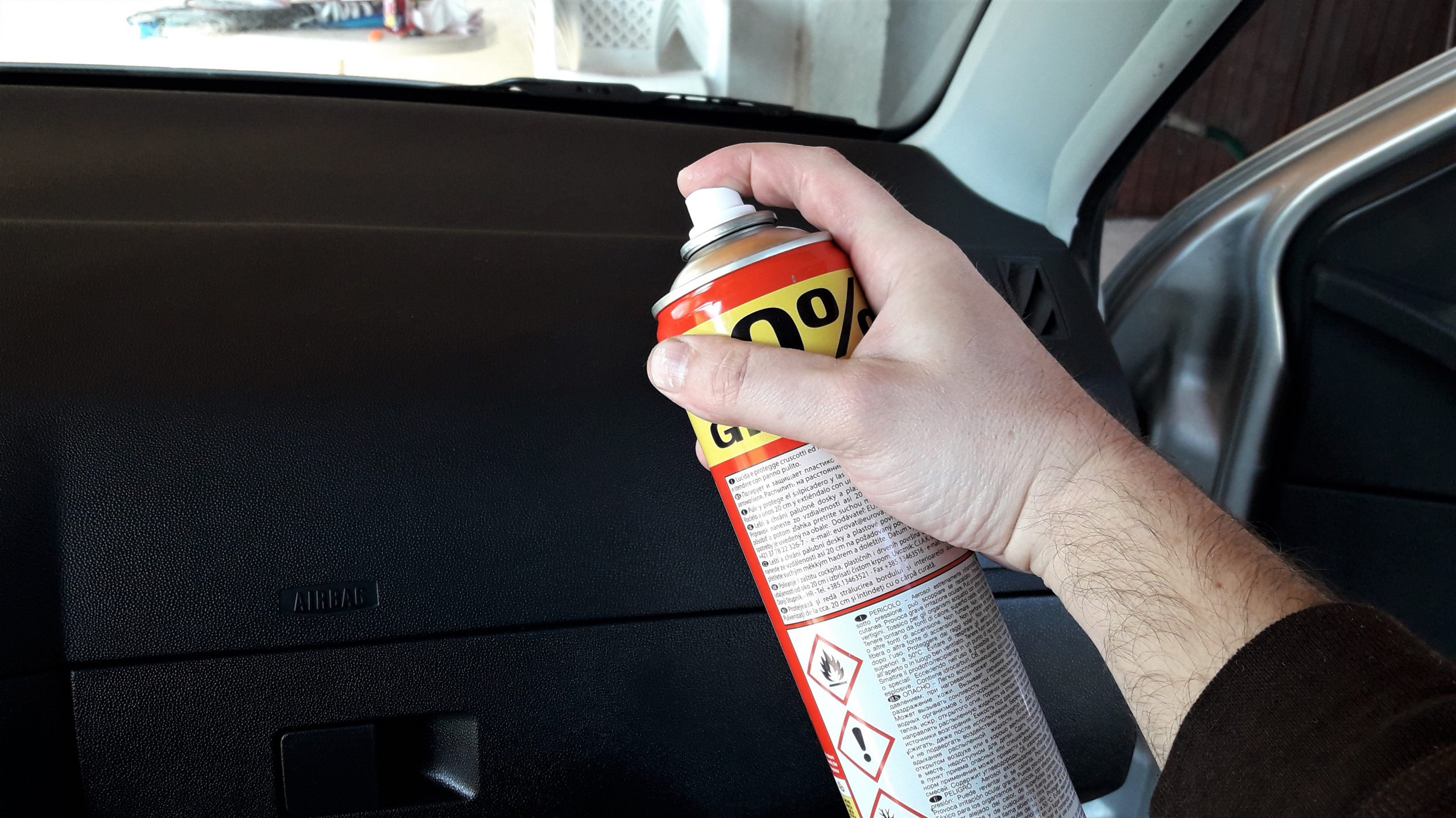 howto cleancarinteriorathomeuseplasticcarespray DIY car